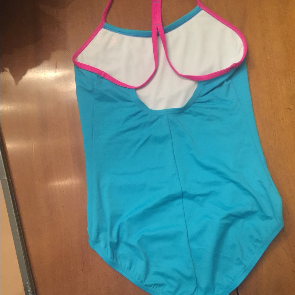 Nike girl’s one piece swimsuit